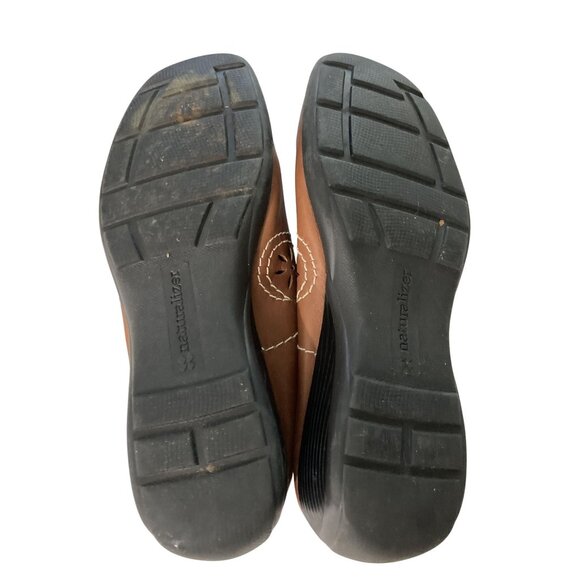 Naturalizer Womens size 7.5 Leather Slip-On Shoes With Floral Cutout - Picture 5 of 6